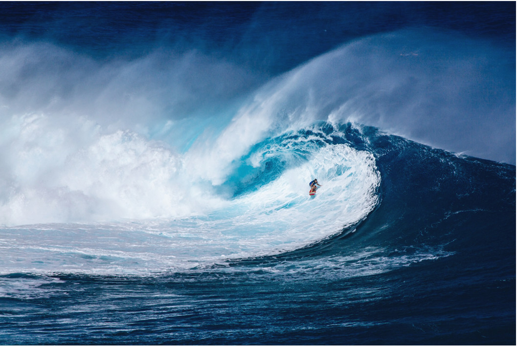 Beautiful sea with waves